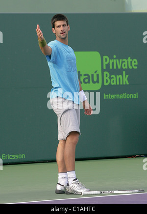 Novak Djokovic pratica per il Sony Ericsson Open Key Biscayne, Florida - 23.03.09 : Foto Stock