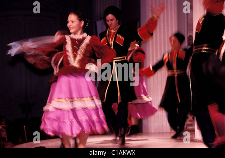 La Russia, San Pietroburgo, danza folcloristica Foto Stock