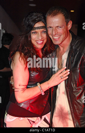 Alice Brauner, guest Mariella Ahrens festeggia il suo compleanno con un 70's themed la festa di compleanno a la Q hotel Berlino, Germania - Foto Stock