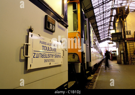 Francia, Haute Garonne, Toulouse Matabiau Station, L'Occitan cuccetta treno Foto Stock