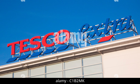 Tesco supermercato Extra sign Long Eaton città Derbyshire Nottinghamshire England Regno Unito GB EU Europe Foto Stock