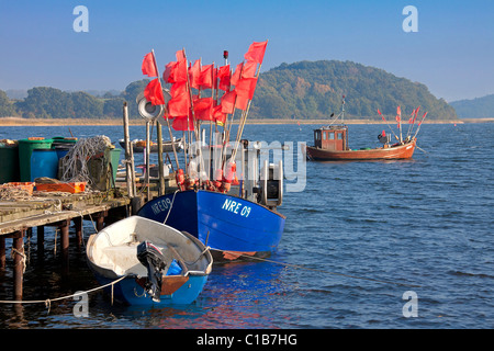 Barche da pesca a Reddevitz, Ruegen isola, Meclemburgo, Pomerania Occidentale, Germania Foto Stock