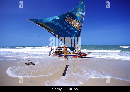 Il Brasile, Ceara Stato, Jangadas a Morro Branco Foto Stock