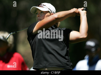 Katherine Hull del Queensland, Australia giocando nel round finale di ActewAgl Royal Canberra Ladies golf tournament Foto Stock