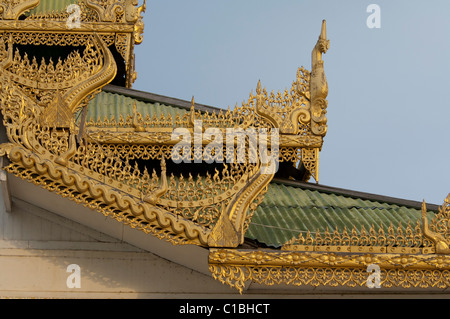 Myanmar (aka Birmania), Mandalay. Kuthodaw Pagoda costruita dal re Mindon nel 1868. Foto Stock