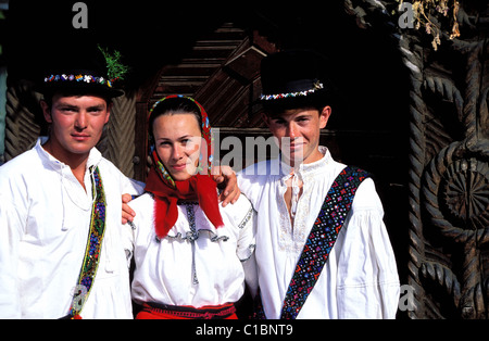 La Romania, Maramures, Carpazi, la tradizionale celebrazione in Botiza Foto Stock