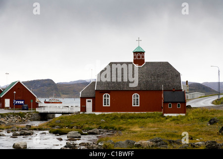 Frelserens Kirke costruito nel 1832, che è conosciuta come la Chiesa del nostro Salvatore. Qaqortoq (Julianehåb), Groenlandia meridionale Foto Stock