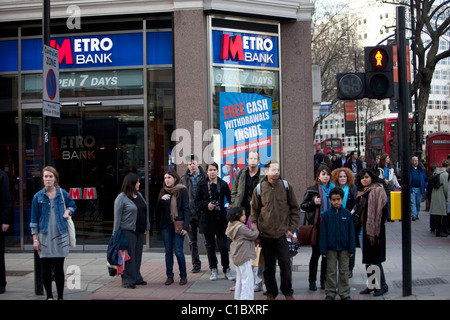 Metro Bank. Gran Bretagna il primo nuovo High Street bank in oltre cento anni offre servizi bancari incentrato sul cliente. Londra, Regno Unito. Foto Stock