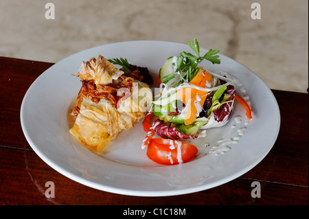 Camembert fritto,Tiburon Beach Club Playa Lletas, Formentera, isole Baleari, Spagna, Europa Foto Stock