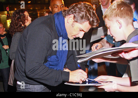 Eric Bana Star Trek calco sul loro modo di Borchardt ristorante la notte prima che il tedesco premiere del film Berlin, Foto Stock