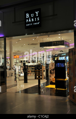 Duty free shop, terminale 2, Aeroporto di Roissy, Francia Foto Stock