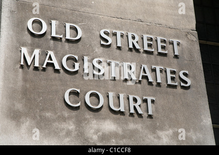 Vista generale GV del segno per la ex Old Street Magistrates Court di Londra, Inghilterra. Foto Stock