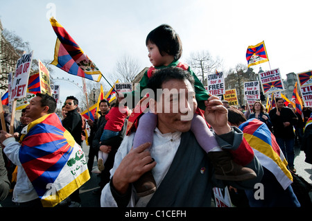 Il Tibetano marcia annuale per chiedere la libertà da occupazione cinese, il centro di Londra 2011 Foto Stock