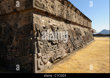 Piramide del serpente piumato a Xochicalco in Stato di Morelos, Messico Foto Stock