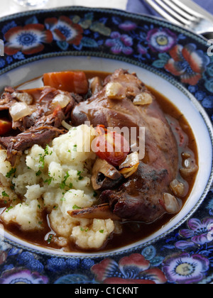Un antico piatto di stufato di coniglio Foto Stock