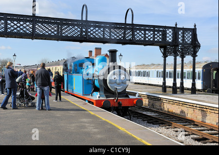 Thomas Il serbatoio aperto giorno ferrovia Midland center derbyshire England Regno Unito Foto Stock