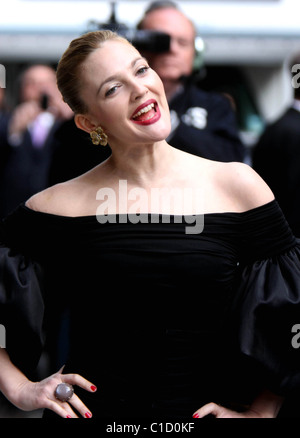 Drew Barrymore per promuovere il suo nuovo film HBO 'Giardini grigio' a 'Late Show con David Letterman' New York City, Stati Uniti d'America - 13.04.09 Foto Stock