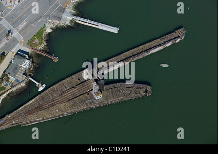 Vista aerea sopra ferrovia abbandonata pier Potrero Punto di San Francisco in California Foto Stock