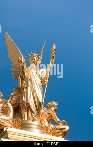 Dettaglio della statua dorata all'Opera Garnier, Parigi, Francia Foto Stock