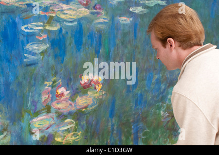 Monet gallery di Musee de l'Orangerie di Parigi, Francia. Foto Stock