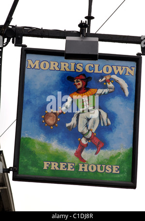 La Morris Clown pub segno, Bampton, Oxfordshire, England, Regno Unito Foto Stock