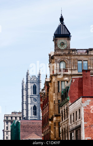 Edifici storici tra cui la cattedrale di Notre Dame a Montreal (Quebec, Canada) Foto Stock