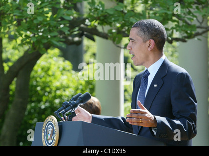 Il presidente Barack Obama affronta gli ospiti durante una presentazione del 2009 Insegnante nazionale del premio di anno in rosa Foto Stock