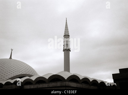 La moderna architettura della moschea Sakirin in Uskudar ad Istanbul in Turchia in Medio Oriente asiatico. Edificio islamico Islam religione musulmana spiritualità Travel Foto Stock