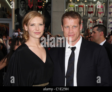 Anna Torv & Mark Valley Los Angeles Premiere di Star Trek - Gli arrivi al Grauman's Chinese Theatre Hollywood, California - Foto Stock