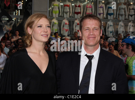 Anna Torv & Mark Valley Los Angeles Premiere di Star Trek - Gli arrivi al Grauman's Chinese Theatre Hollywood, California - Foto Stock