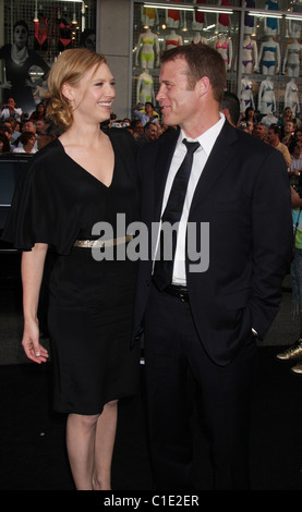 Anna Torv & Mark Valley Los Angeles Premiere di Star Trek - Gli arrivi al Grauman's Chinese Theatre Hollywood, California - Foto Stock