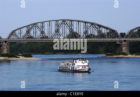 Polonia, Kujavia-Pomerania, città di Torun, barca del turismo sulla Vistola Foto Stock