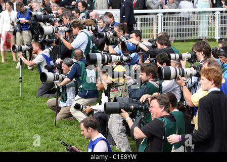 Sport fotografi al lavoro, Epsom, Regno Unito Foto Stock