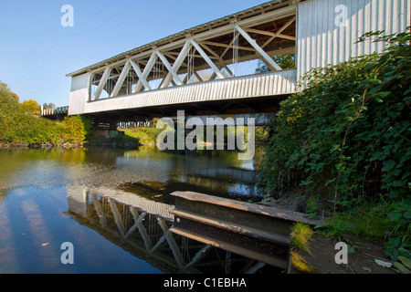 Gilkey ponte coperto su Thomas Creek in Oregon Foto Stock