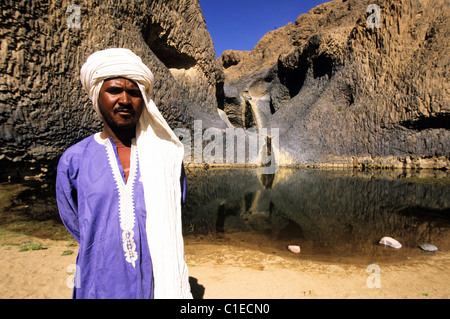 Niger, Sahara, guelta (cascata naturale) di Timia oasi nel massiccio montagnoso di aria Foto Stock