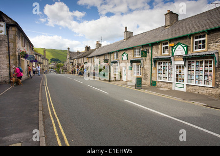 Cross Street, Castleton, Derbyshire, Inghilterra Foto Stock