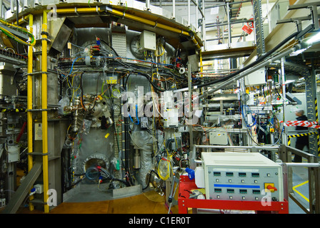 Il montante (Mega Amp tokamak sferici) reattore di fusione sperimentale a Culham Centro per l'energia di fusione, Abingdon, Oxfordshire Foto Stock