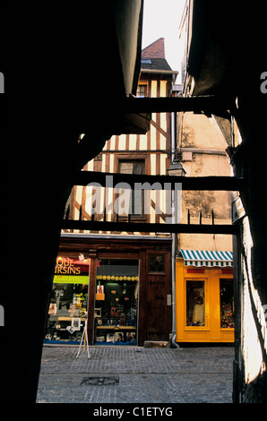 Francia, Aube, Troyes,Rue des chats uno dei più stretto e più vecchio della città Foto Stock