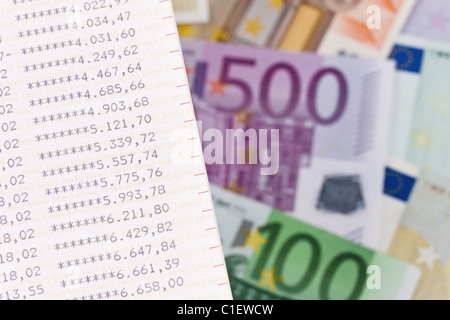 Molti di banconote in euro con risparmi Foto Stock