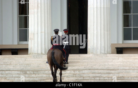 L'ultima prova dei sovrani parade presso Sandhurst. Tutte le saldature sulla sfilata sarà venuto degli ufficiali di esercito britannico Foto Stock