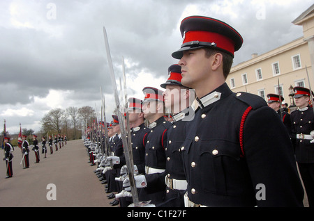 L'ultima prova dei sovrani parade presso Sandhurst. Tutte le saldature sulla sfilata sarà venuto degli ufficiali di esercito britannico Foto Stock