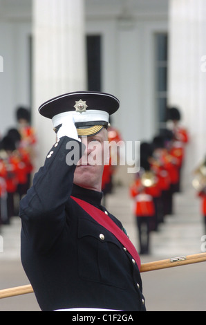 L'ultima prova dei sovrani parade presso Sandhurst. Tutte le saldature sulla sfilata sarà venuto degli ufficiali di esercito britannico Foto Stock