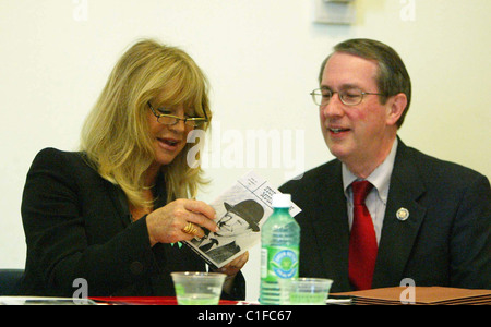 Goldie Hawn e membro del Congresso Goodlatte Bazelon il Centro per la salute mentale diritto, Alleanza Nazionale sulla malattia mentale, Foto Stock