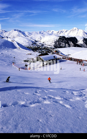 Francia, Hautes Pirenei, ski resort di Peyragudes, Peyresourde piste Foto Stock