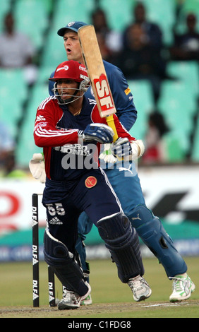 Delhi audaci battitore Tillakaratne Dilshan durante il DLF IPL venti20 cricket torneo tra Deccan caricabatterie e Foto Stock