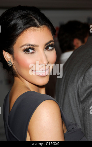 Kim Kardashian la sedicesima gara annuale per cancellare MS tenutasi presso l'Hyatt Regency century plaza di Los Angeles, California - 05.08.09 : Foto Stock