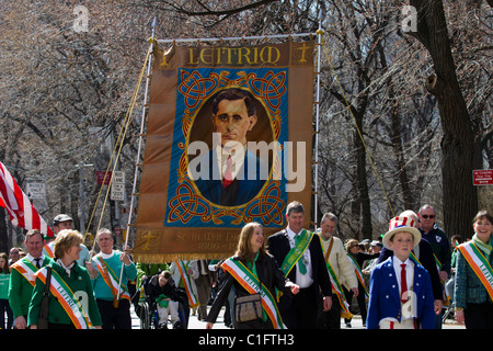 Dimostranti dalla Contea di Leitrim Society di New York nel 2011 per il giorno di San Patrizio Parade di New York City Foto Stock