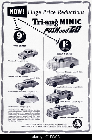 Annuncio pubblicitario negli anni cinquanta a ragazzo hobby magazine per il TRI-ANG model cars Foto Stock