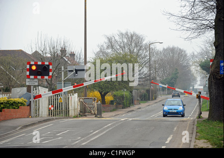 Incrocio ferroviario barriera a Road Horsham East Sussex Regno Unito Foto Stock