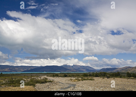 Il Cile, il tramonto sul lago di Lago General Carrera, Patagonia Foto Stock